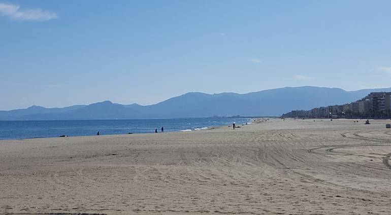 Canet Plage beach and boulevard