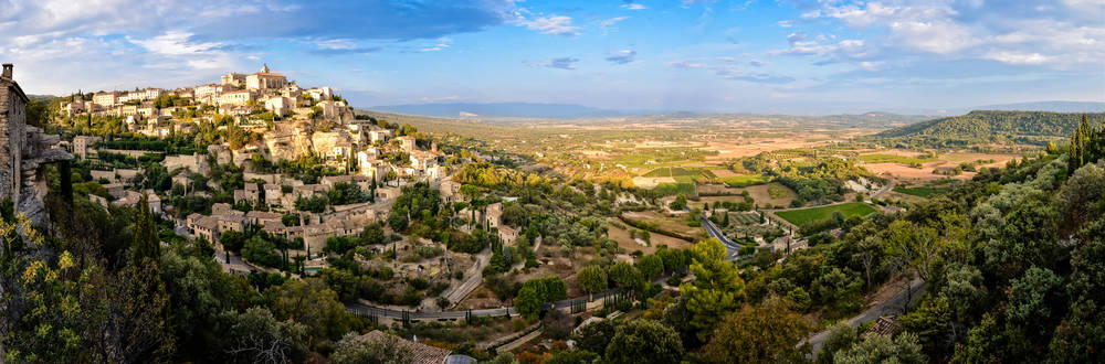 Panoramic view over Gordes