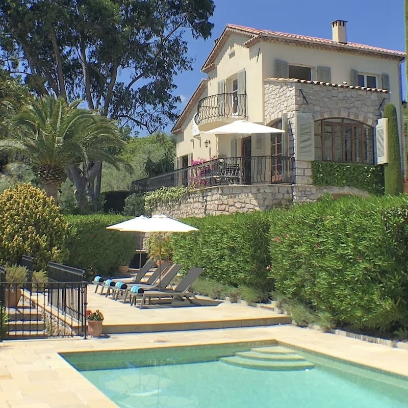 Charming holiday villa with private pool in the South of France