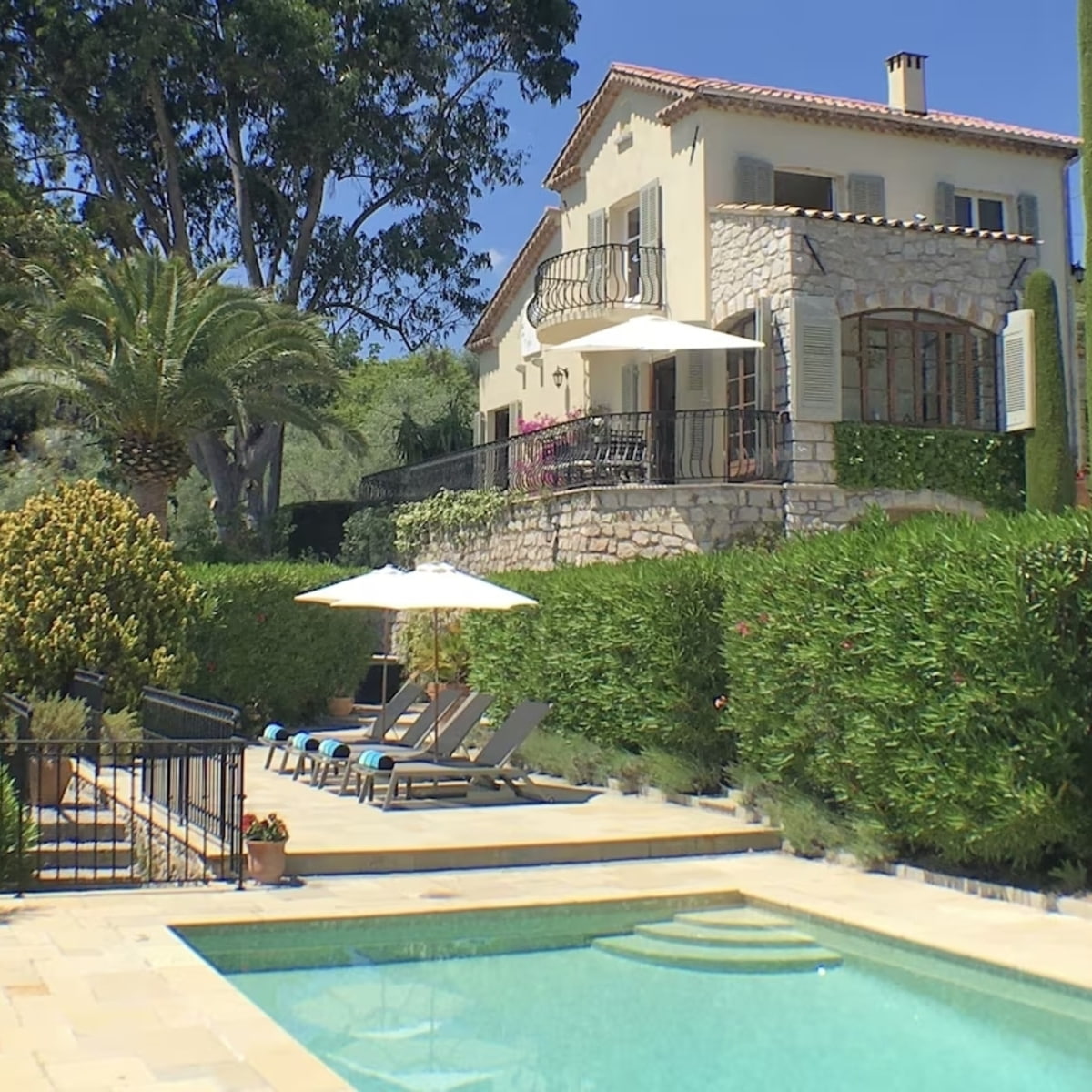 Charming holiday villa with private pool in the South of France